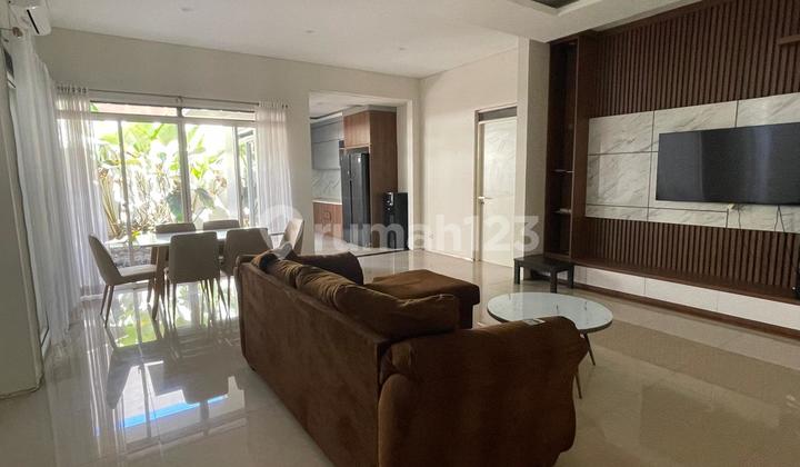 Rumah Furnished Bagus dan Mewah di Kota Baru Parahyangan