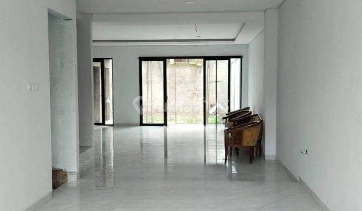 Rumah sangat baru modern Minimalis di Setiabudi Regency, Bandung 2