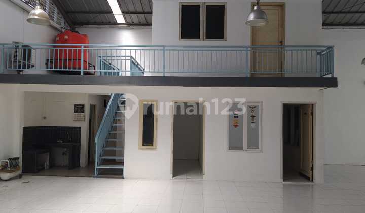 Business space suitable for a Showroom on Mainroad BKR, Bandung Business space suitable for a Showroom on Mainroad BKR, Bandung