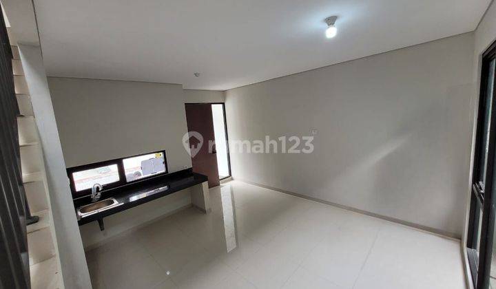 Rumah Modern Minimalis di Gateway Pasteur Residence, Bandung 1