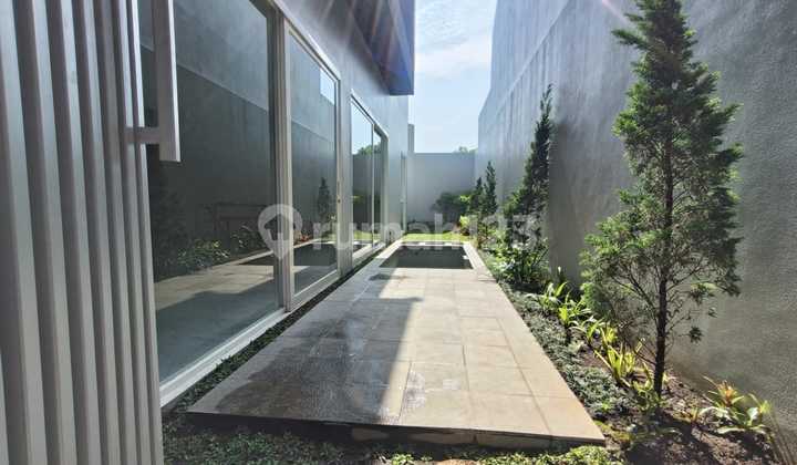 Rumah villa baru modern minimalis view kota di Dago Giri, Bandung 2