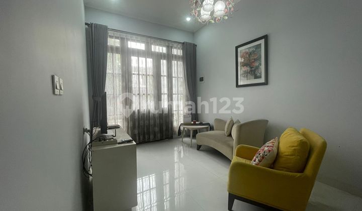 Rumah minimalis sangat asri dan terawat area sayap Riau, Bandung