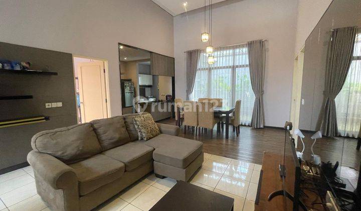 Rumah Bagus Siap Huni Furnished di Kota Baru Parahyangan, Bandung 1