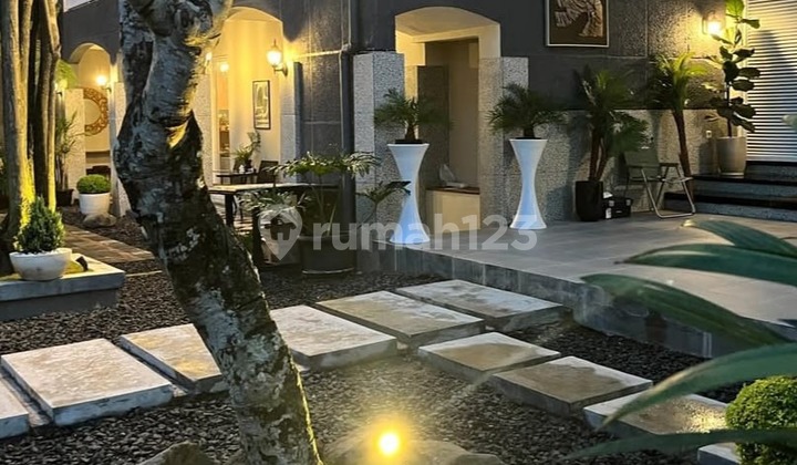 Very Nice and Lush Luxury House in Setiabudi Regency, Bandung 2