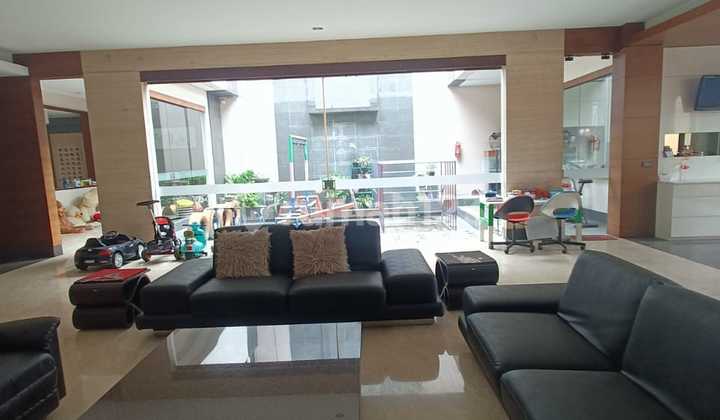 Rumah Mewah dan sangat bagus di Mainroad Singgasana Raya, Bandung 2