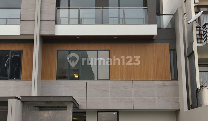 Rumah baru modern minimalis sangat bagus di Setra duta, Bandung 2