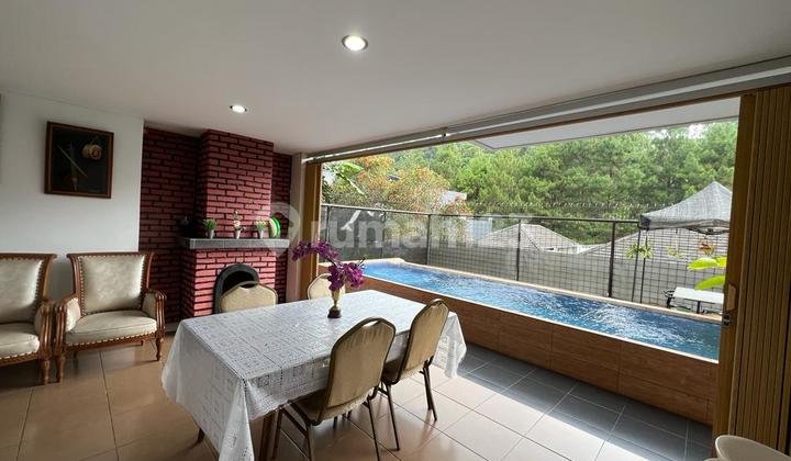Rumah Villa Sangat Cantik dan Bagus di Resor Dago Pakar, Bandung
