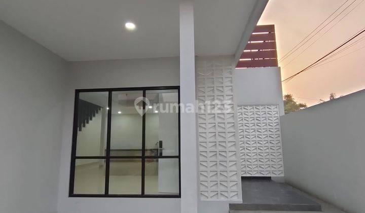 Rumah Baru Minimalis 2 Lantai di Taman Holis Indah, Bandung  1