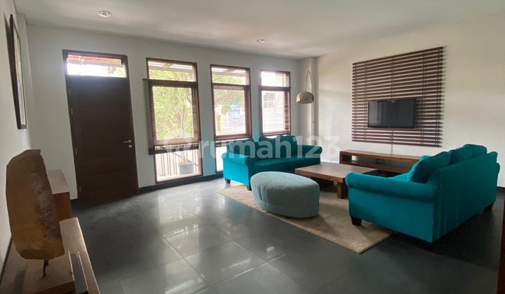 Rumah Minimalis Bagus Turun Harga Murah di Setra Duta, Bandung 2