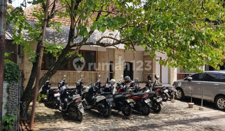 Business Space Suitable for Strategic Location in Sayap Riau, Bandung Business Space Suitable for Strategic Location in Sayap Riau, Bandung