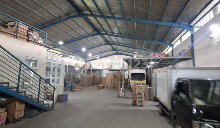 Gudang Bagus dan Luas lokasi di MainRoad Soekarno Hatta, Bandung