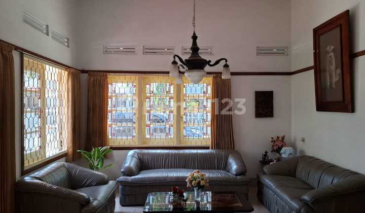 Well-Maintained Dutch Heritage House on Dago Riau Wing, Bandung