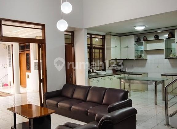 Rumah Rapih dan Nyaman di Sayap Pasteur Djunjunan, Bandung Rumah Rapih dan Nyaman di Sayap Pasteur Djunjunan, Bandung