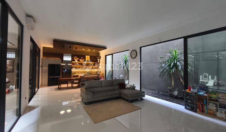 Rumah mewah minimalis turun harga murah di Singgasana, Bandung 2