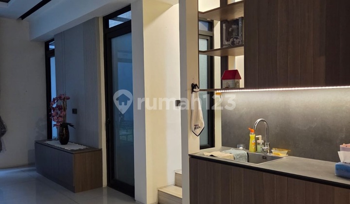 Rumah Baru Nayapati Semi Furnished di Kota Baru Parahyangan 2