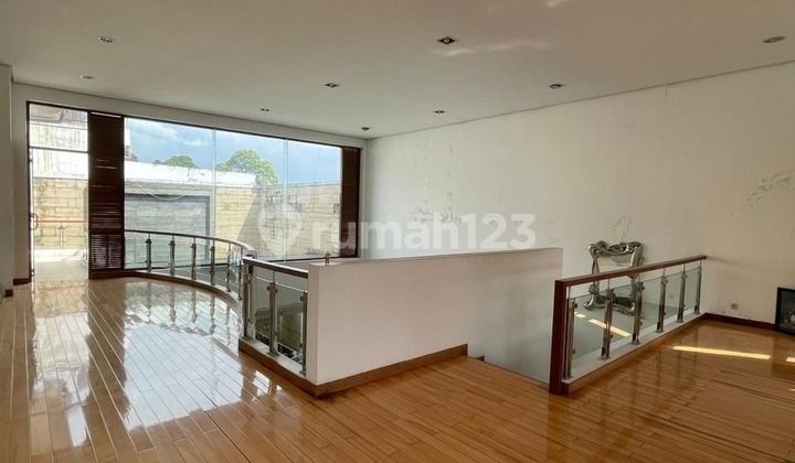 Rumah Bagus Minimalis Harga Murah di Setra Sari, Bandung