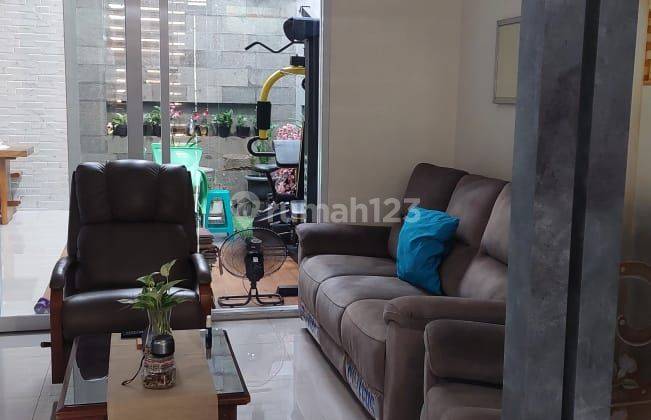 Rumah Sangat Keren Full Furnished di Taman Kopo Indah 5, Bandung 1