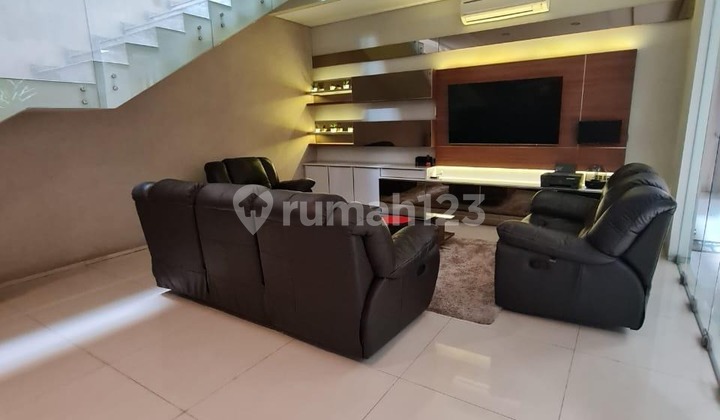 Rumah minimalis furnish keren turun harga di Mekar Wangi, Bandung