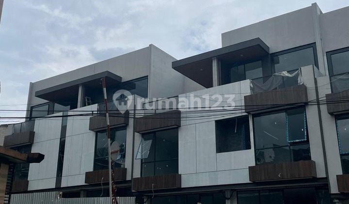 New shop house with premium and strategic location in Setra Duta, Bandung 1