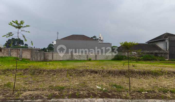 Good and rare plot of land in Setra Duta, Bandung. Good and rare plot of land in Setra Duta, Bandung.