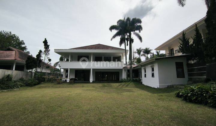 Rumah Villa Sangat Terawat Dan Bersih di Kawasan Lembang Bandung 1