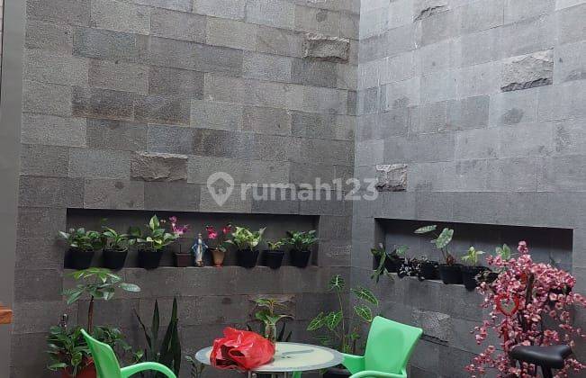 Rumah Sangat Keren Full Furnished di Taman Kopo Indah 5, Bandung 2