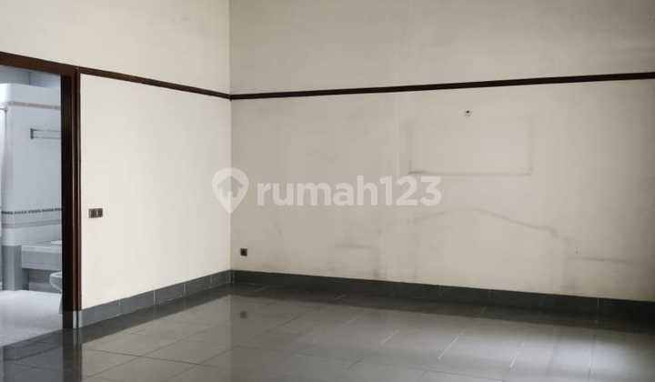 Classic Dutch House Well-Maintained in Sayap Riau, Bandung 2