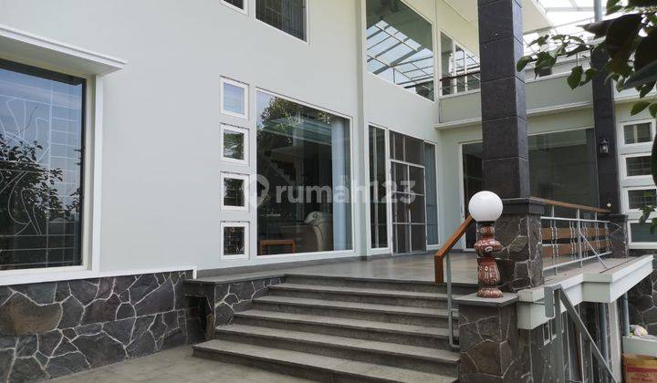 Rumah Mewah View Danau Dan Sangat Asri di Kota Baru Parahyangan 2