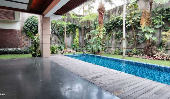 Luxury & Prestigious House, Prime Location Dago, Bandung 2