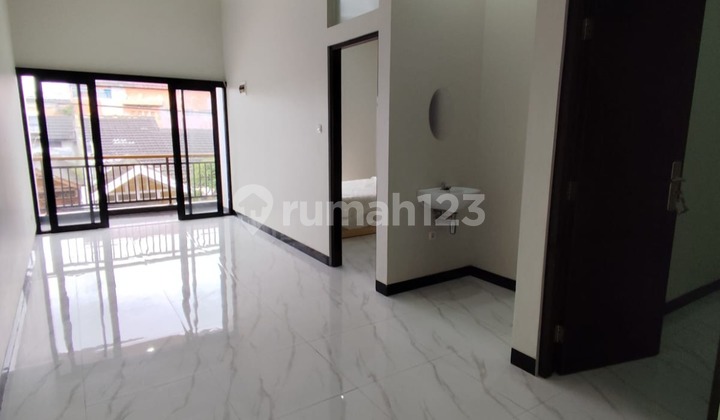Rumah Baru Modern Minimalis 2 Lantai di Taman Kopo Indah, Bandung