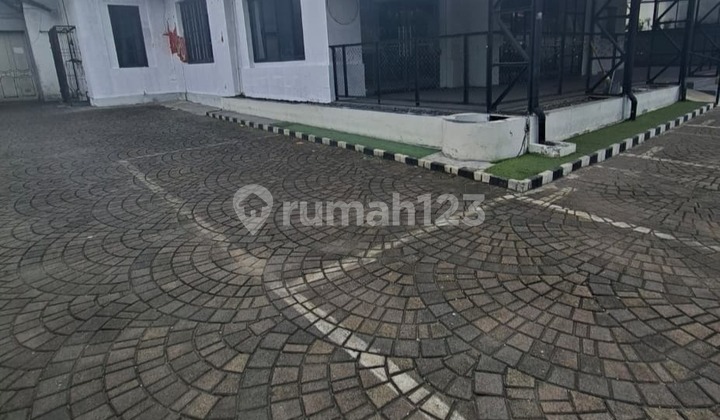 Ruang Usaha Lokasi Strategis dan Ramai di Sayap Riau, Bandung