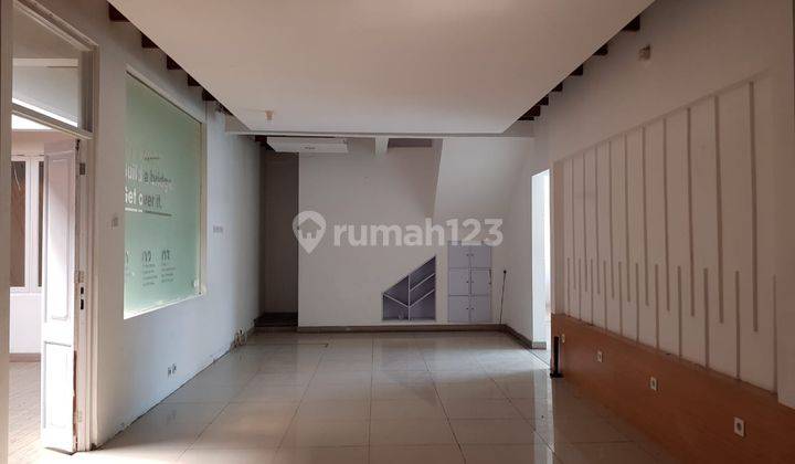 Rumah cocok untuk kantor dan usaha di Turangga Buah Batu, Bandung 1