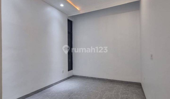 Rumah Baru Minimalis Singgasana Pradana 2 Lantai, Bandung 2