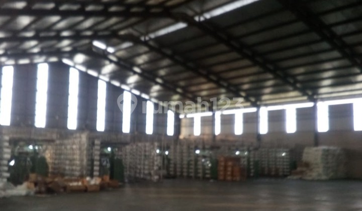Nice Factory and Warehouse in the strategic location of Batujajar Wing. Nice Factory and Warehouse in the strategic location of Batujajar Wing.