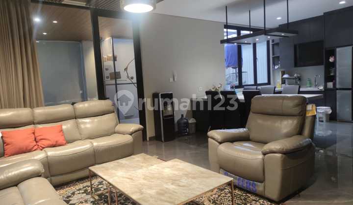 Cool and beautifully furnished house in Setiabudi Regency, Bandung. 2