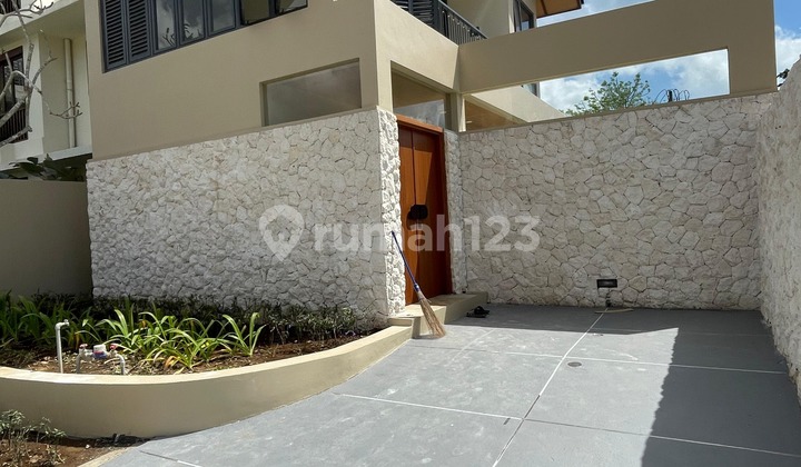 Villa Baru 3 Kamar Tidur di tengah area villa elite di Jimbaran