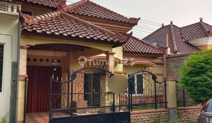 Rumah 1,5 Lantai, Shm, Bagus, Selangkah Ke Jalan Raya Merr 2