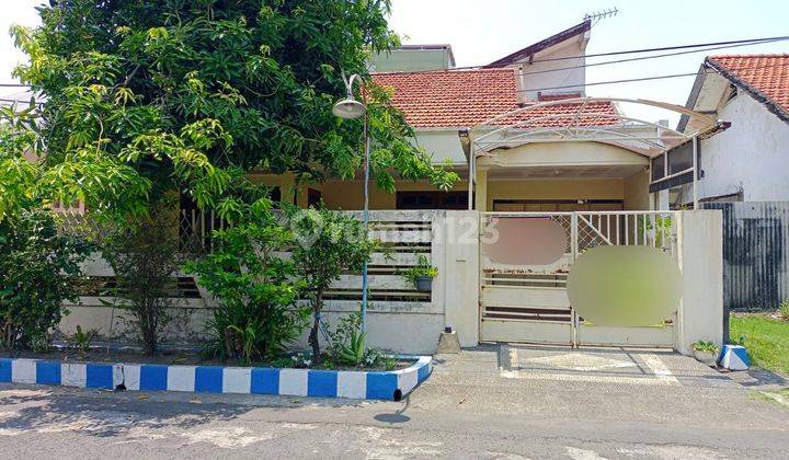 Rumah 1,5 Lantai, Shm, Bagus, Menghadap Utara 1