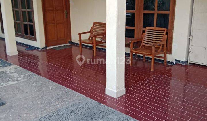 Rumah 1,5 Lantai, Shm, Bagus, Menghadap Utara 2