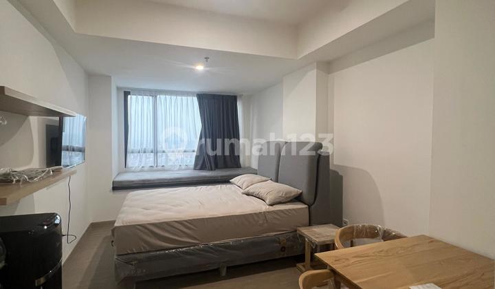 Sewa Apartemen Collins Boulevard Dekat Kampus Binus Furnished 2