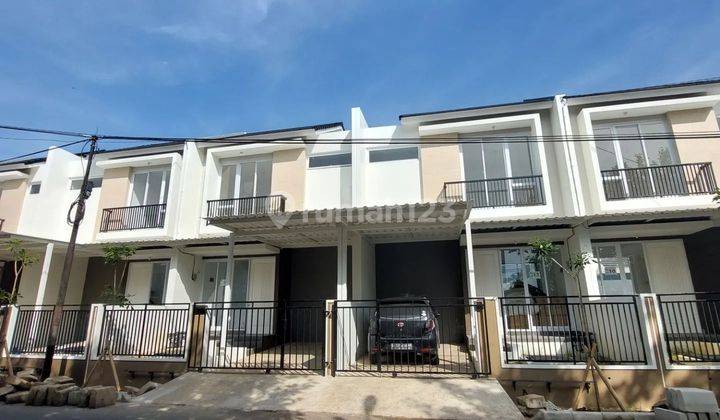 Rumah 2 lantai magnolia residance dekat Gajah Tunggal 1