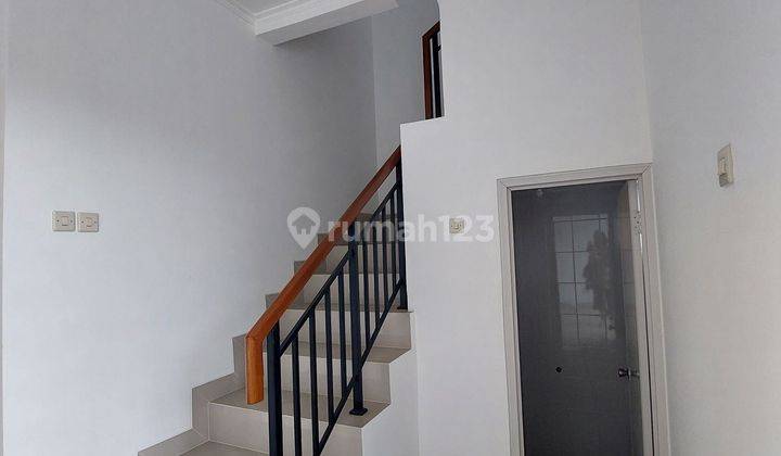 Rumah 2 lantai magnolia residance dekat Gajah Tunggal 2