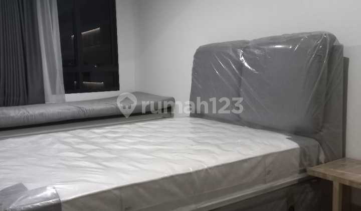 Rent Large Studio Apartment Collins Boulevard