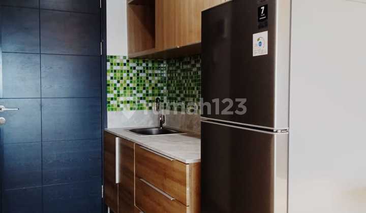 Sewa Apartemen Collins Dekat Kampus Binus 2
