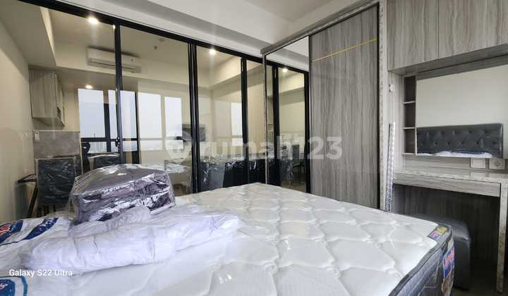 Sewa Apartemen Collins Boulevard 1 Kamar Tidur 2