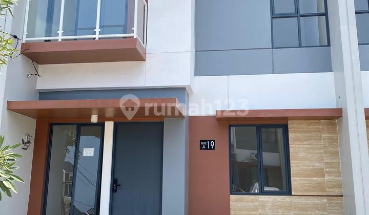 Jual Rumah Sepatan 2 Lantai SHM Kamaya Village Dekat Bandara