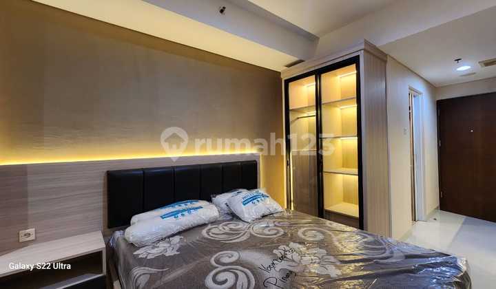 Rent Collins Boulevard Studio Apartment