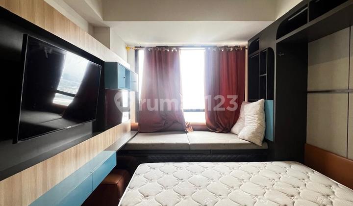 Rent Collins Boulevard Apartment near Binus