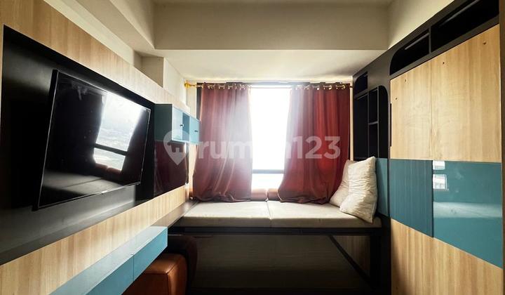 Rent Collins Boulevard Apartment near Binus 2