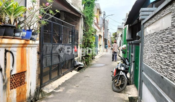 jual rumah siap huni di menceng Jakarta barat jual rumah siap huni di menceng Jakarta barat